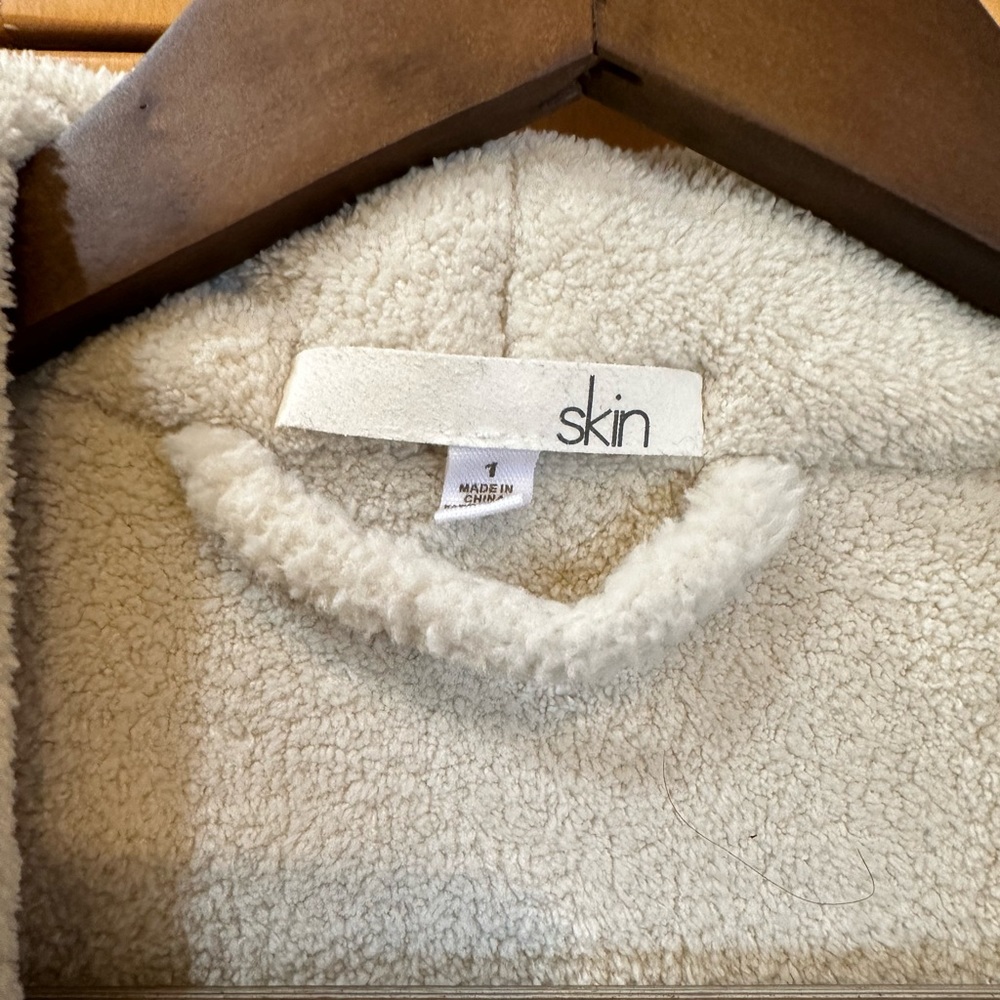 Skin Vivienne Fleece Robe - Picture 5 of 10
